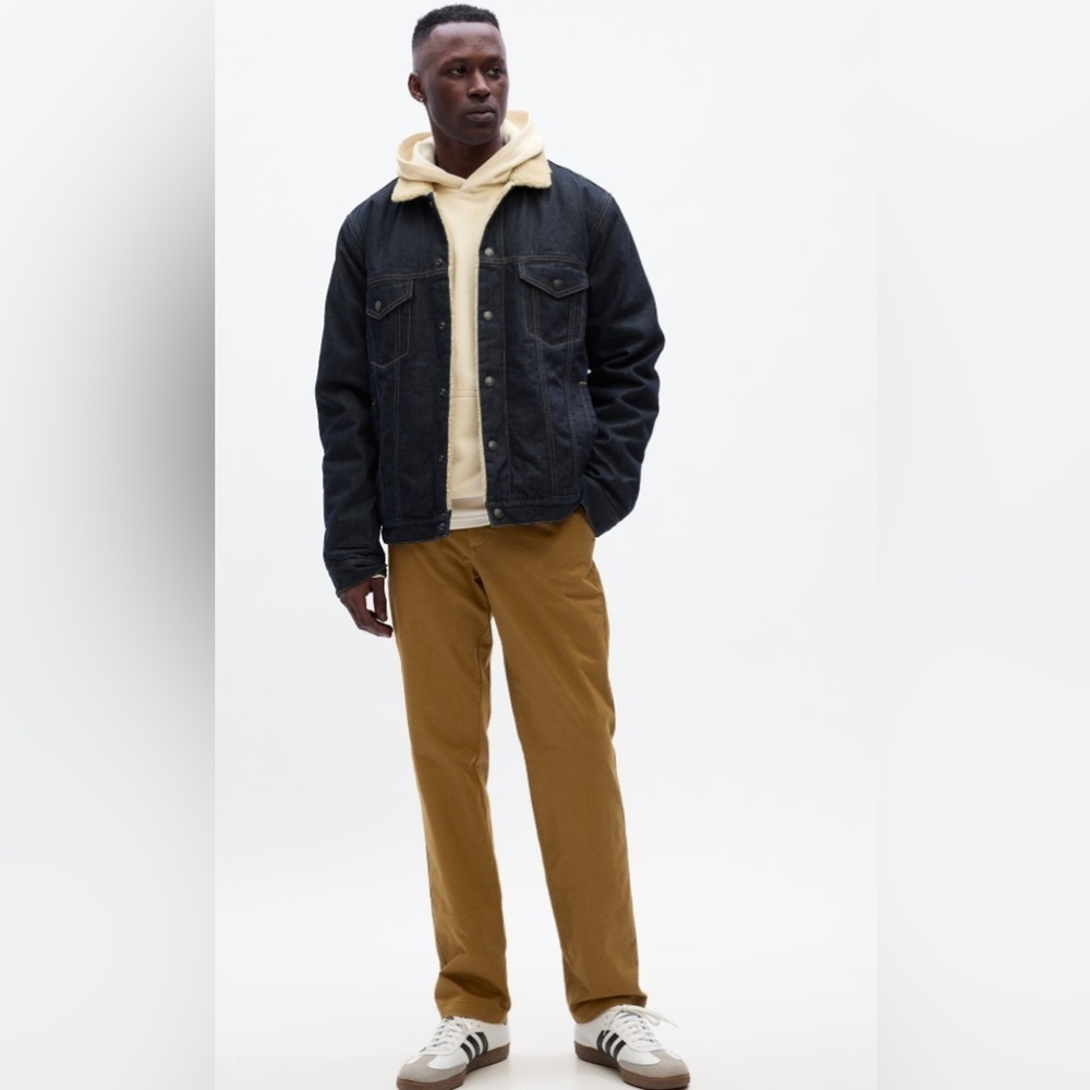 Gap - GapFlex Essential Khakis in Straight Fit